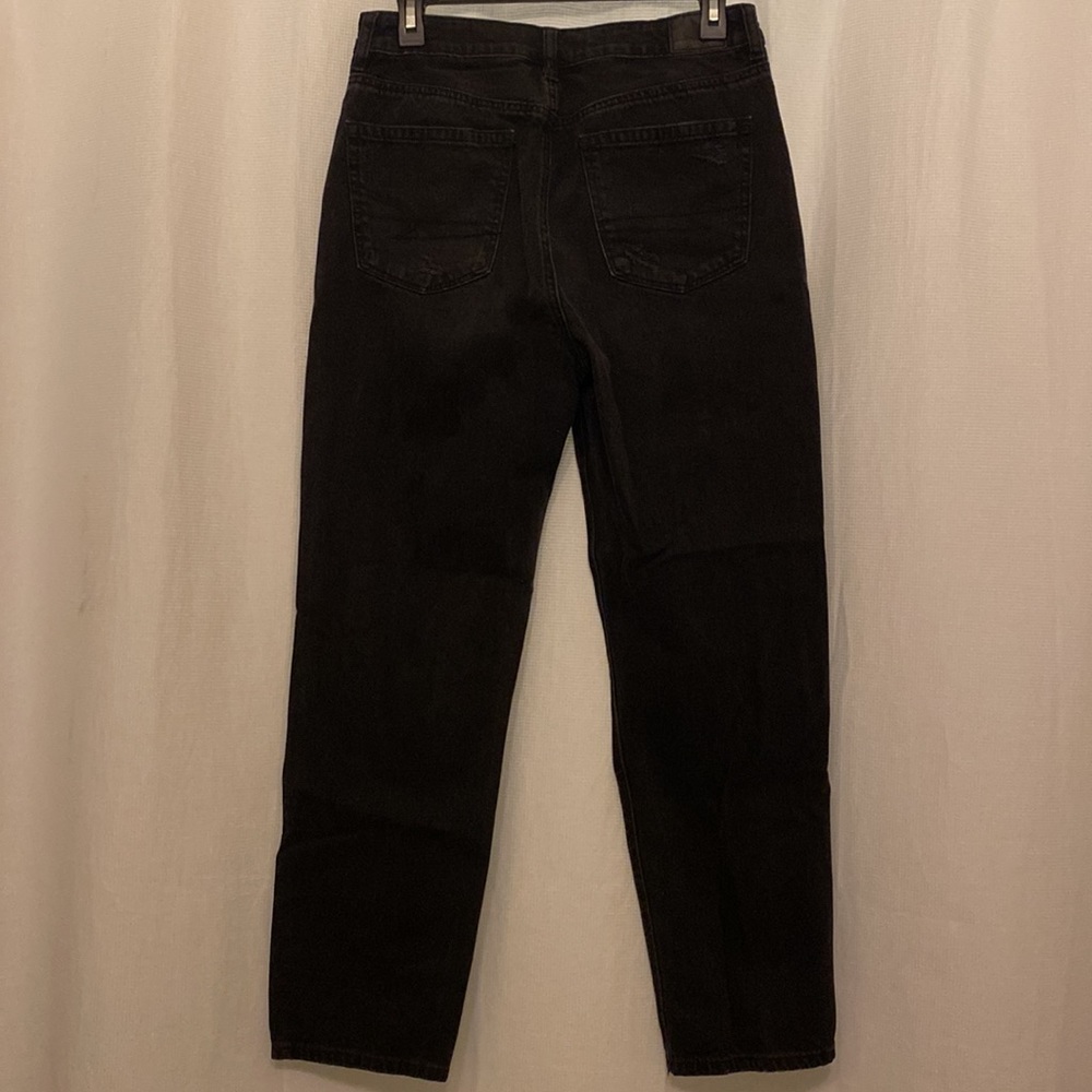 AE Ripped Mom Jean - Picture 5 of 7